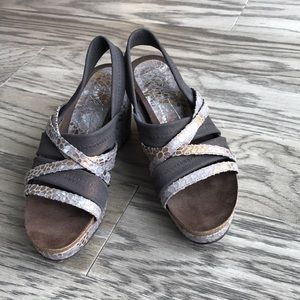 Donald J Pliner wedge sandals size 8M